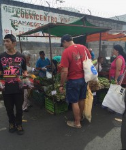 Visita a la Feria del Agricultor por parte de Heredia Sostenible